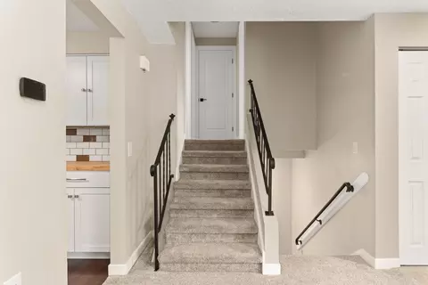 Entry Way - 612 E Roundtable Cir, Spokane, WA 99218 photo 3 of 8