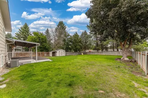 Exterior - 612 E Roundtable Cir, Spokane, WA 99218 photo 11 of 12