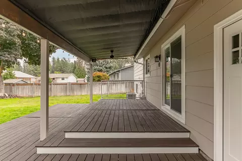 Exterior - 612 E Roundtable Cir, Spokane, WA 99218 photo 3 of 12