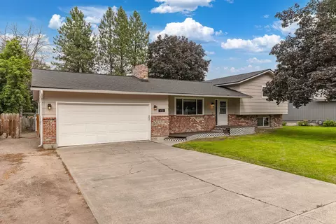 Exterior - 612 E Roundtable Cir, Spokane, WA 99218 photo 6 of 12