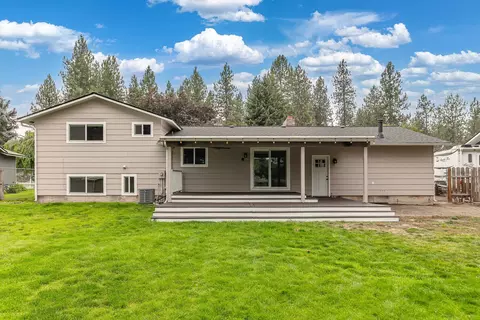 Exterior - 612 E Roundtable Cir, Spokane, WA 99218 photo 2 of 12