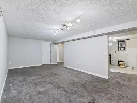 Living - 517 E Longfellow Ave, Spokane, WA 99207 photo 1 of 1