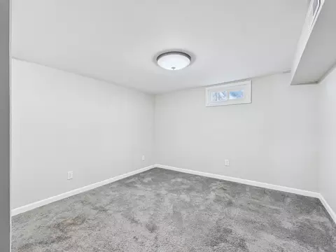 Bedroom - 517 E Longfellow Ave, Spokane, WA 99207 photo 3 of 4