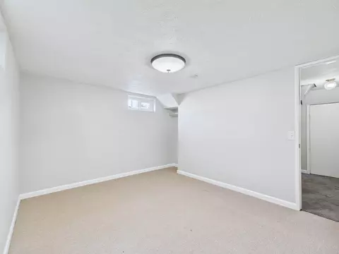 Bedroom - 517 E Longfellow Ave, Spokane, WA 99207 photo 1 of 4