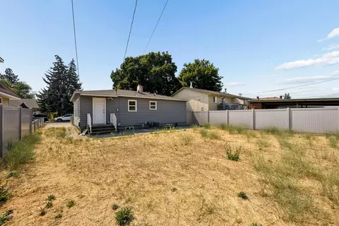 Exterior - 517 E Longfellow Ave, Spokane, WA 99207 photo 5 of 5