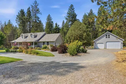 28013 N Bear Lake Rd, Chattaroy, WA 99003