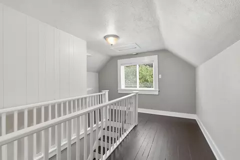 Entry Way - 622 E 27th Ave, Spokane, WA 99203 photo 4 of 4
