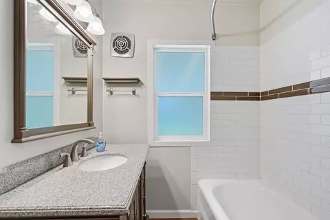 Bath - 622 E 27th Ave, Spokane, WA 99203 photo 2 of 2