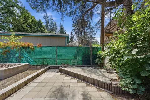 Exterior - 622 E 27th Ave, Spokane, WA 99203 photo 11 of 14