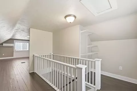 Entry Way - 622 E 27th Ave, Spokane, WA 99203 photo 3 of 4