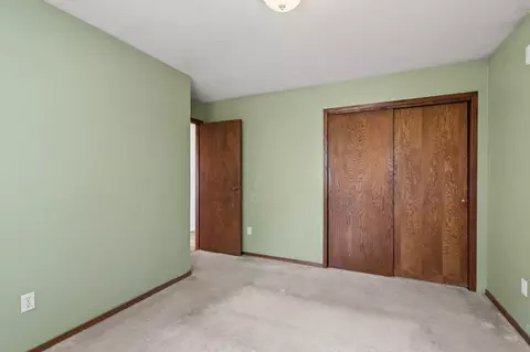 Bedroom - 2526 E Nicklaus Pl, Spokane, WA 99223 photo 4 of 9