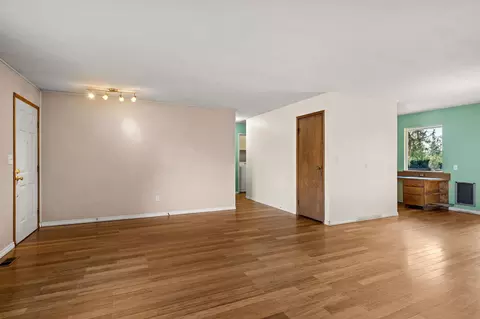 Living - 2526 E Nicklaus Pl, Spokane, WA 99223 photo 4 of 7