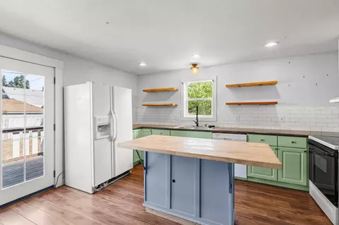 Kitchen - 417 E Liberty Ave, Spokane, WA 99207 photo 1 of 2