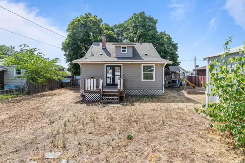 Exterior - 417 E Liberty Ave, Spokane, WA 99207 photo 7 of 9