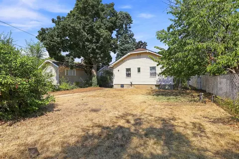 Exterior - 408 E Baldwin Ave, Spokane, WA 99207 photo 5 of 10
