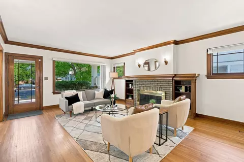 Living - 408 E Baldwin Ave, Spokane, WA 99207 photo 2 of 3