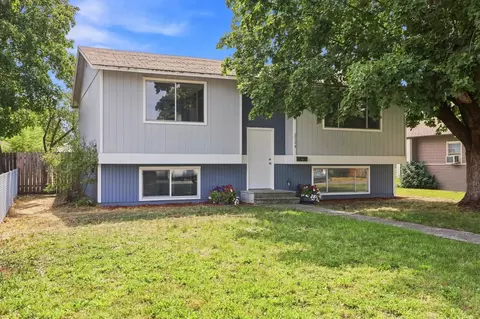 Exterior - 2124 E Sinto Ave, Spokane, WA 99202 photo 2 of 14
