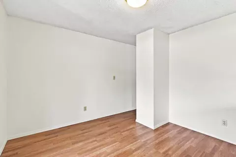 Bedroom - 2124 E Sinto Ave, Spokane, WA 99202 photo 4 of 7