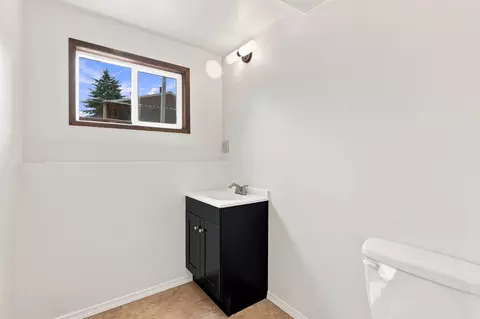 Bath - 2124 E Sinto Ave, Spokane, WA 99202 photo 3 of 3