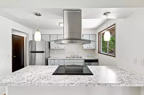 Kitchen - 2124 E Sinto Ave, Spokane, WA 99202 photo 1 of 3
