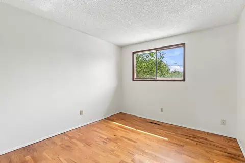 Bedroom - 2124 E Sinto Ave, Spokane, WA 99202 photo 3 of 7