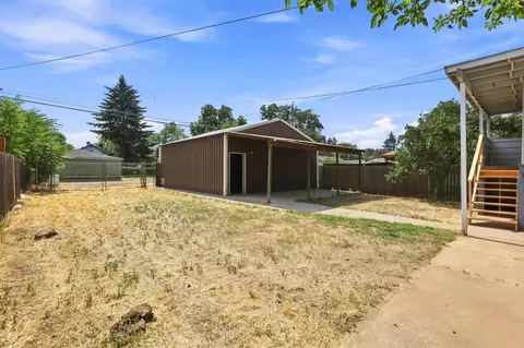 Exterior - 2124 E Sinto Ave, Spokane, WA 99202 photo 11 of 14
