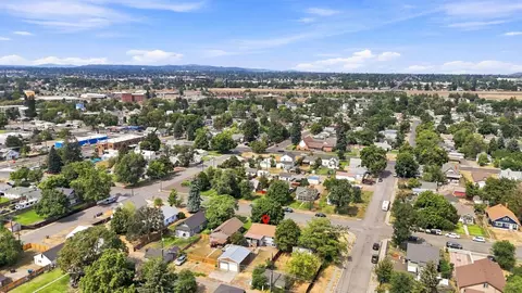 View/Area - 2124 E Sinto Ave, Spokane, WA 99202 photo 2 of 9