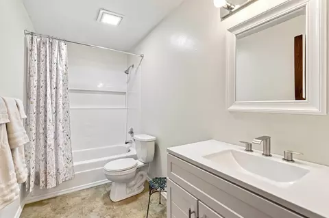 Bath - 2124 E Sinto Ave, Spokane, WA 99202 photo 1 of 3