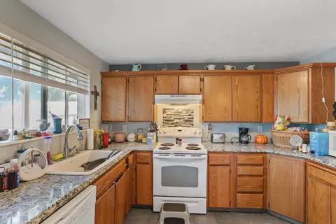 Kitchen - 4115 E Pratt Ave, Spokane, WA 99202 photo 1 of 1