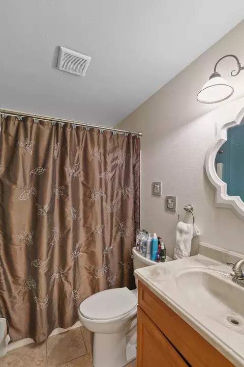 Bath - 4115 E Pratt Ave, Spokane, WA 99202 photo 2 of 2