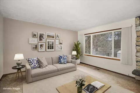 Living - 6906 E 10th Ave, Spokane, WA 99212 photo 4 of 6
