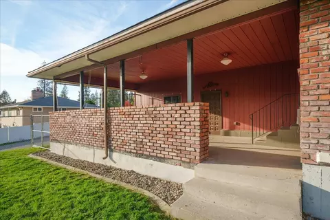 Exterior - 6906 E 10th Ave, Spokane, WA 99212 photo 5 of 10