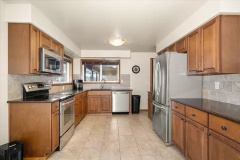 Kitchen - 6906 E 10th Ave, Spokane, WA 99212 photo 2 of 4