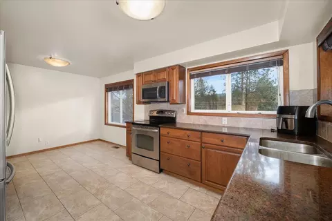 Kitchen - 6906 E 10th Ave, Spokane, WA 99212 photo 4 of 4
