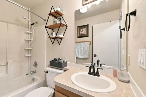 Bath - 2110 E Decatur Ave, Spokane, WA 99208 photo 1 of 1