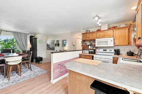 Kitchen - 2110 E Decatur Ave, Spokane, WA 99208 photo 2 of 4