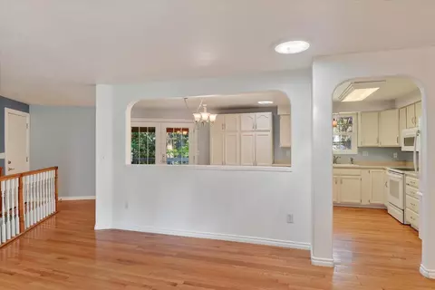 Living - 11325 E 45th Ave, Spokane Valley, WA 99206 photo 5 of 11