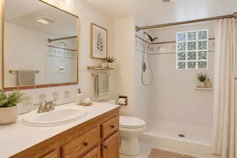 Bath - 11325 E 45th Ave, Spokane Valley, WA 99206 photo 4 of 7