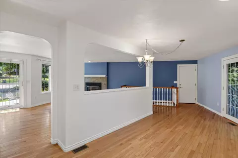Living - 11325 E 45th Ave, Spokane Valley, WA 99206 photo 6 of 11