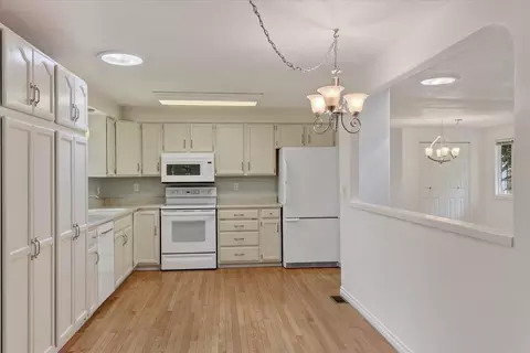 Kitchen - 11325 E 45th Ave, Spokane Valley, WA 99206 photo 1 of 4