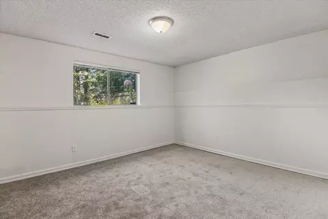 Bedroom - 11325 E 45th Ave, Spokane Valley, WA 99206 photo 5 of 6