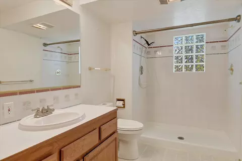 Bath - 11325 E 45th Ave, Spokane Valley, WA 99206 photo 3 of 7
