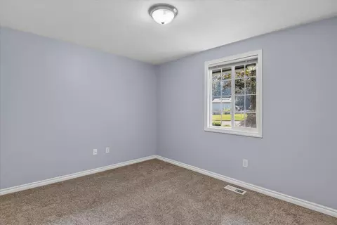 Bedroom - 11325 E 45th Ave, Spokane Valley, WA 99206 photo 3 of 6