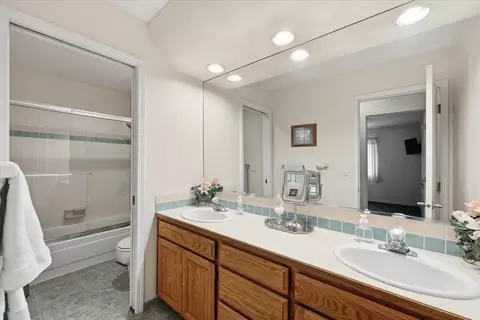 Bath - 17224 N Brookside Ln, Colbert, WA 99005 photo 4 of 6