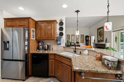 Kitchen - 128 Marissa Ct, Spokane, WA 99208 photo 3 of 4