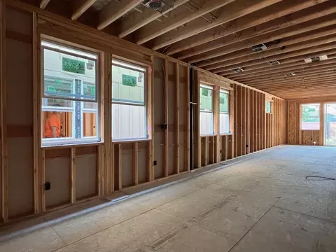 Entry Way - 1111 E 27th Ave, Spokane, WA 99203 photo 2 of 7