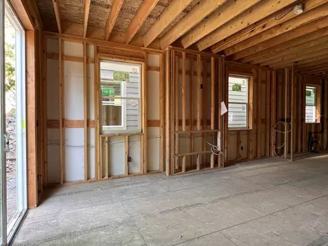 Entry Way - 1111 E 27th Ave, Spokane, WA 99203 photo 4 of 7