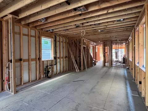 Entry Way - 1111 E 27th Ave, Spokane, WA 99203 photo 3 of 7