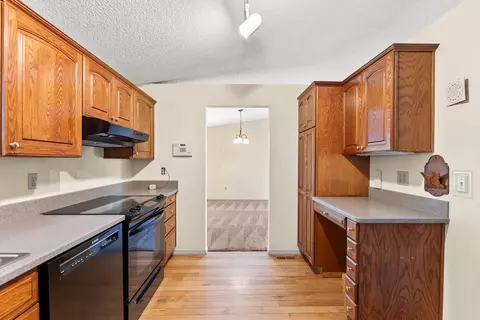 Kitchen - 11008 E 35th Ave, Spokane, WA 99206 photo 4 of 4