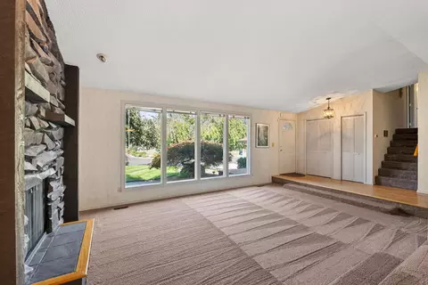 Living - 11008 E 35th Ave, Spokane, WA 99206 photo 3 of 7